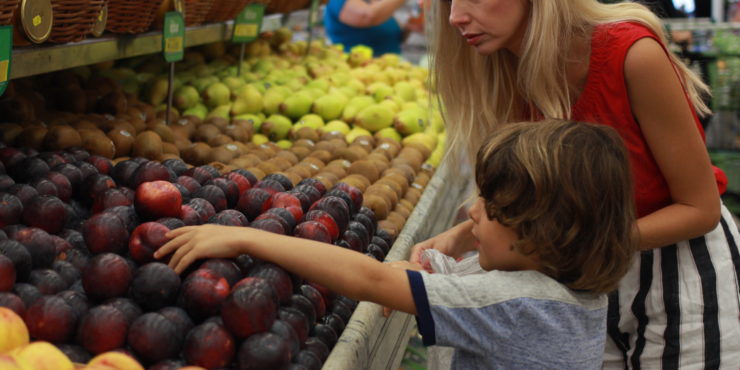 Relação entre pais e filhos na hora de escolher alimentos
